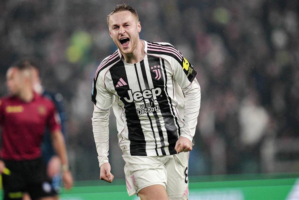 Archivo - El jugador de la Juventus Teun Koopmeiners celebra un gol (Archivo)