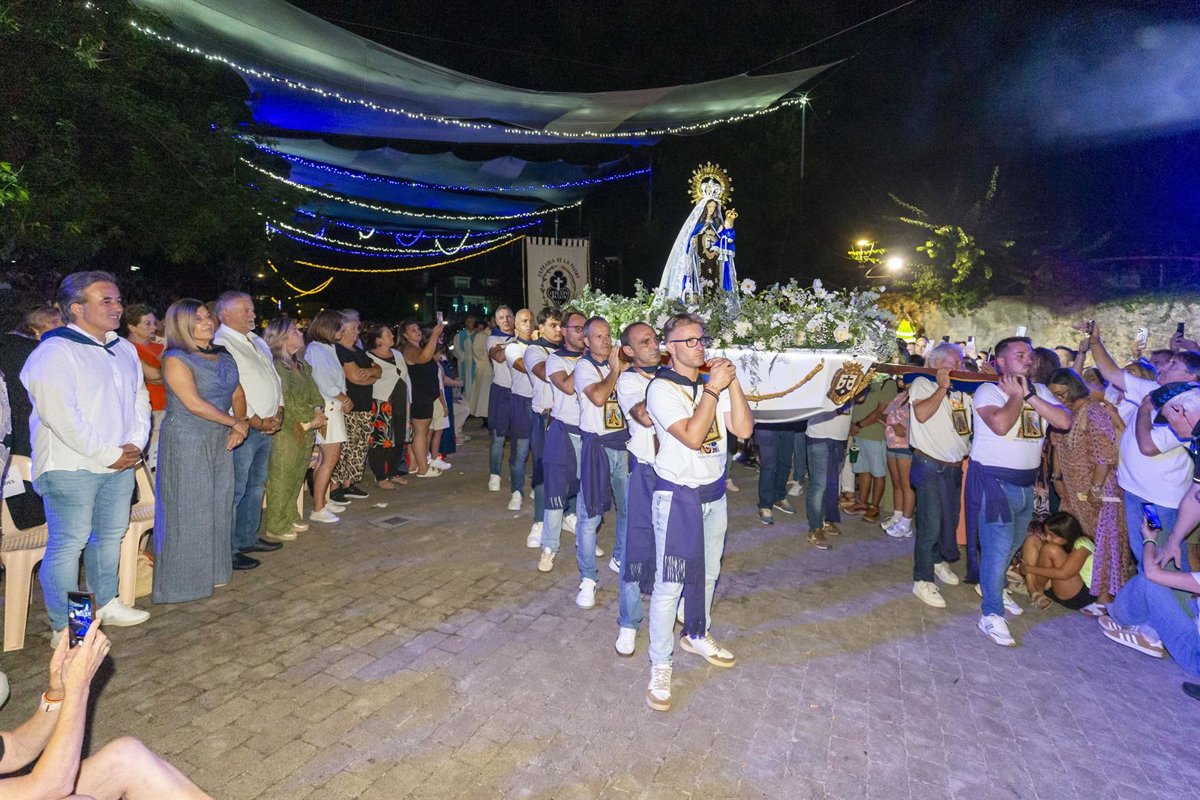 Buruaga pide a la Virgen del Carmen acierto para seguir generando cosas buenas y mejorando el bienestar de Cantabria