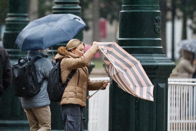 Santiago, 10 de julio de 2026.  Precipitaciones en Santiago sector Palacio de La Moneda  Diego Martin/Aton Chile