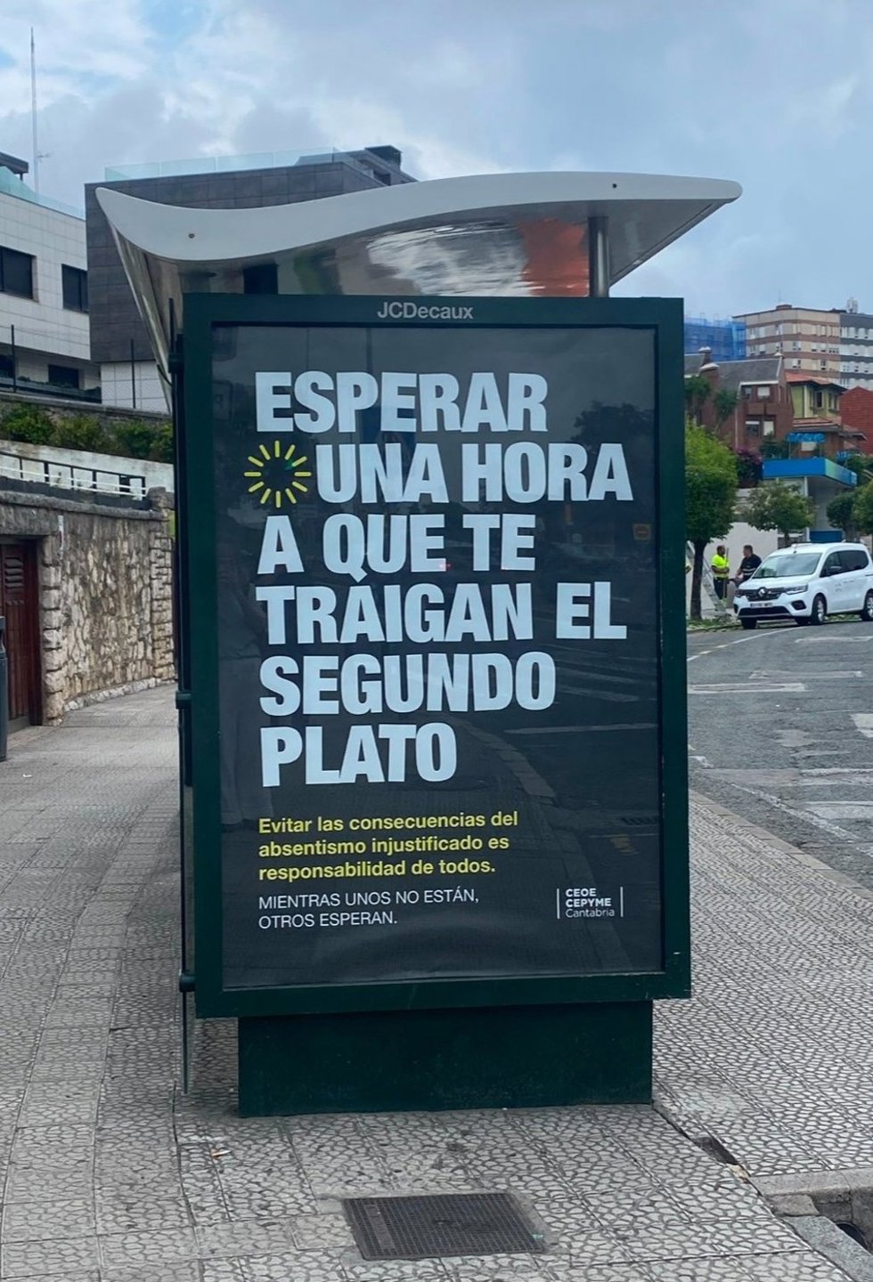 Una de las marquesinas de la campaña