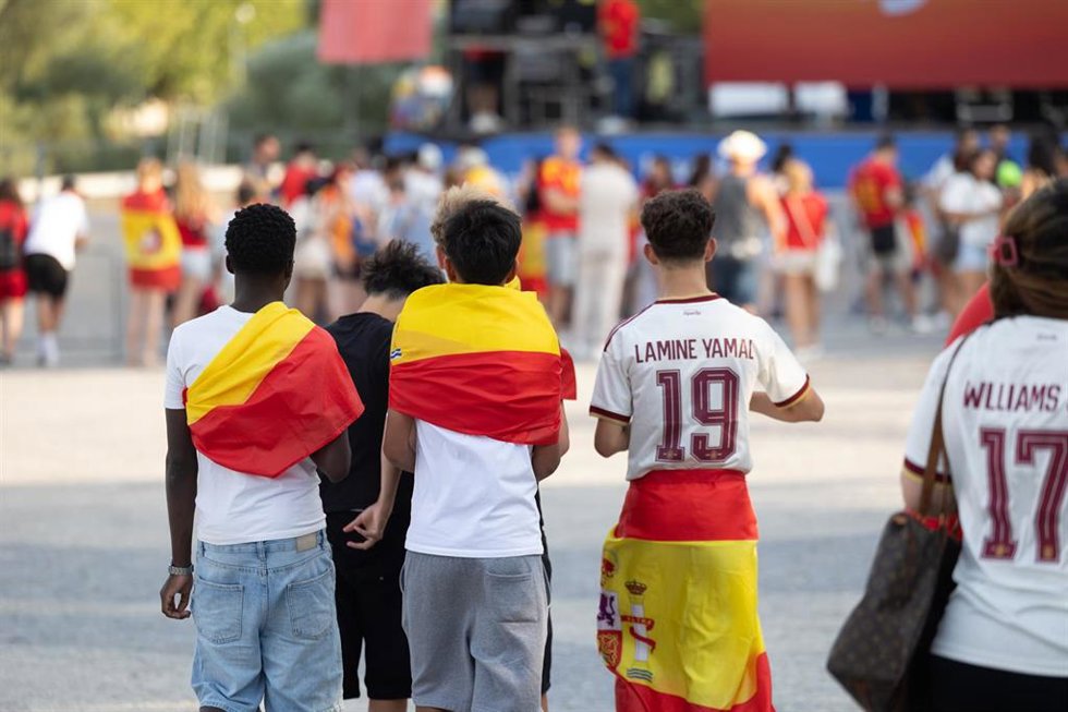 Ambiente previo a la celebración del partido entre España y Bélgica del Mundial de fútbol 2026, en Madrid Río, a 10 de julio de 2026, en Madrid (España). España y Bélgica se enfrentan hoy en un partido decisivo por los cuartos de final del Mundial de la F