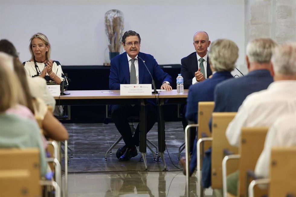 Primera jornada del Curso de Verano de la Universidad CEU Fernando III en El Puerto.