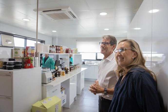 Capellán destaca la apuesta de la empresa familiar Coala por impulsar nuevos proyectos estratégicos desde La Rioja