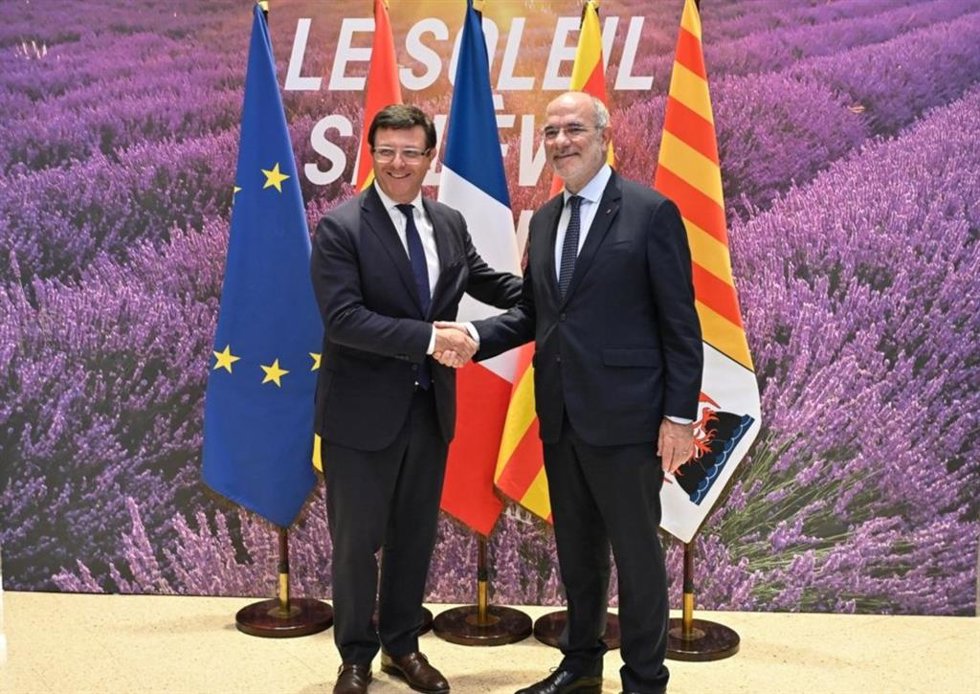El conseller de Unión Europea y Acción Exterior de la Generalitat, Jaume Duch, y el vicepresidente de la región Provence-Alpes-Côte d'Azur, Jean-Pierre Colin, en Marsella