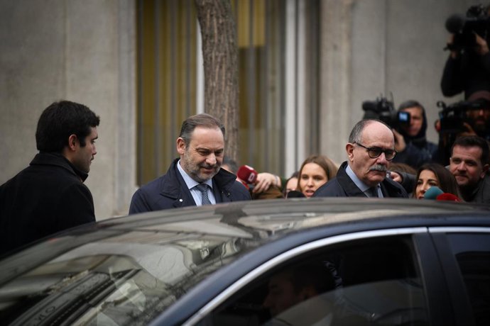 Archivo - Arxiu - L'exministre de Transports José Luis Ábalos (c) ix de declarar al Tribunal Suprem, a 20 de febrer del 2025, a Madrid (Espanya)