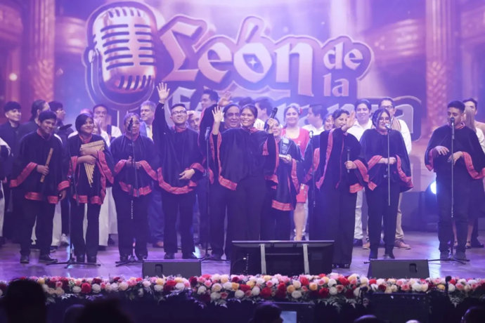 Coro "Aguchita" recibe el premio al concurso «León de la esperanza»