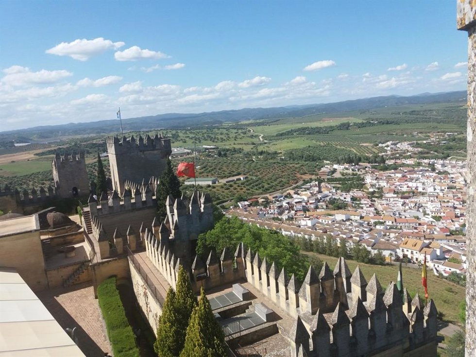 Archivo - Vista de Almodóvar del Río desde su castillo.
