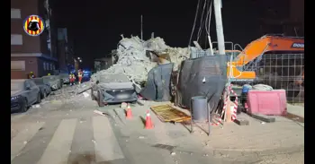 Retiren l'excavadora de l'edifici enfonsat a Benetússer "saltant-se sense autorització" el precinte policial