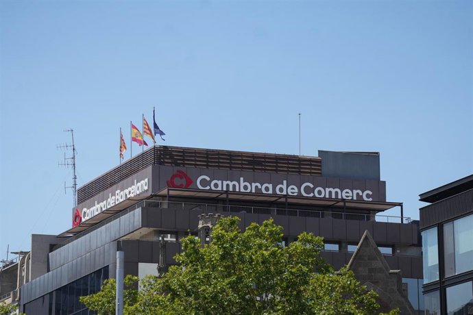 Archivo - Fachada de la Cámara de Comercio en Barcelona
