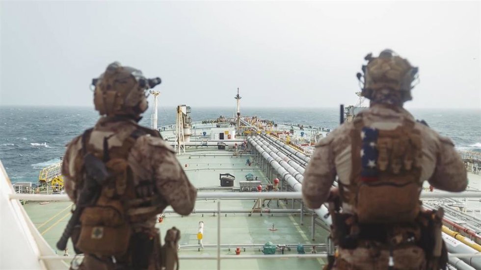 Marines de EEUU abordan un buque sancionado en el golfo de Omán para "verificar" que no infringe el bloqueo naval impuesto por la Armada estadounidense contra Irán