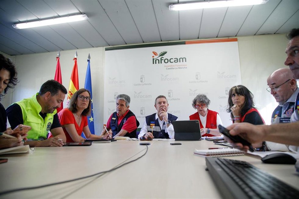 Reunión del Cecopi para analizar la situación del incendio de La Mierla.