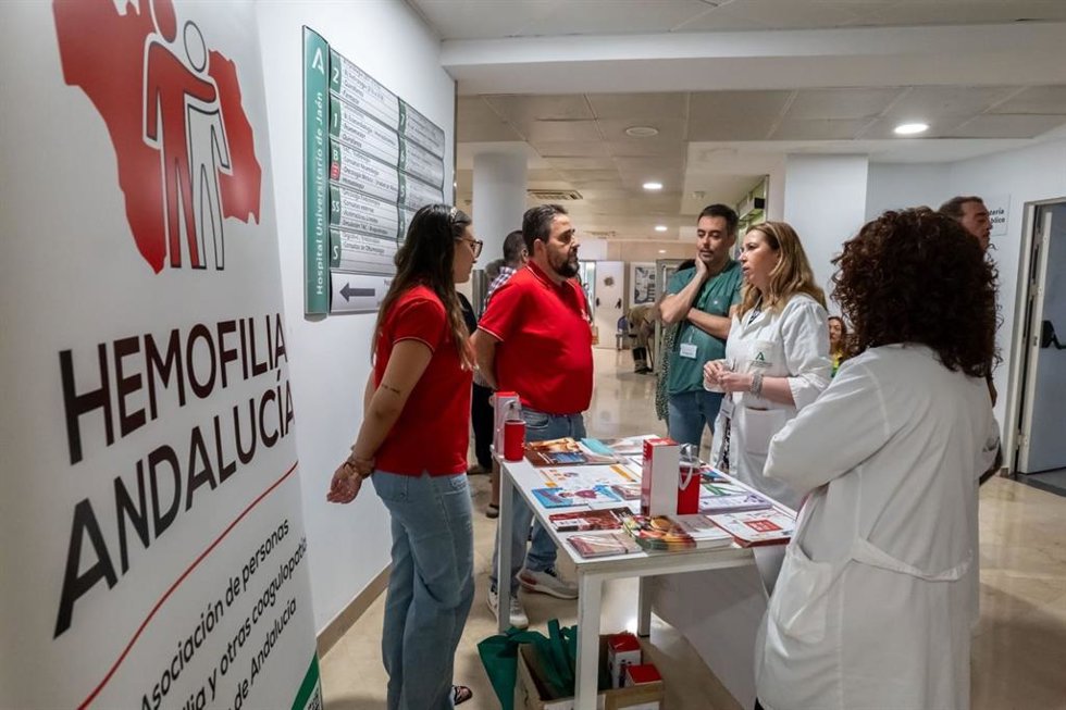 Mesa informativa sobre la hemofilia
