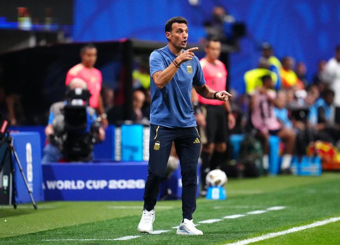 15 July 2026, US, Atlanta: Argentina manager Lionel Scaloni reacts on the touchline during the 2026 FIFA World Cup semi-final soccer match between England and Argentina at Atlanta Stadium. Photo: Nick Potts/PA Wire/dpa