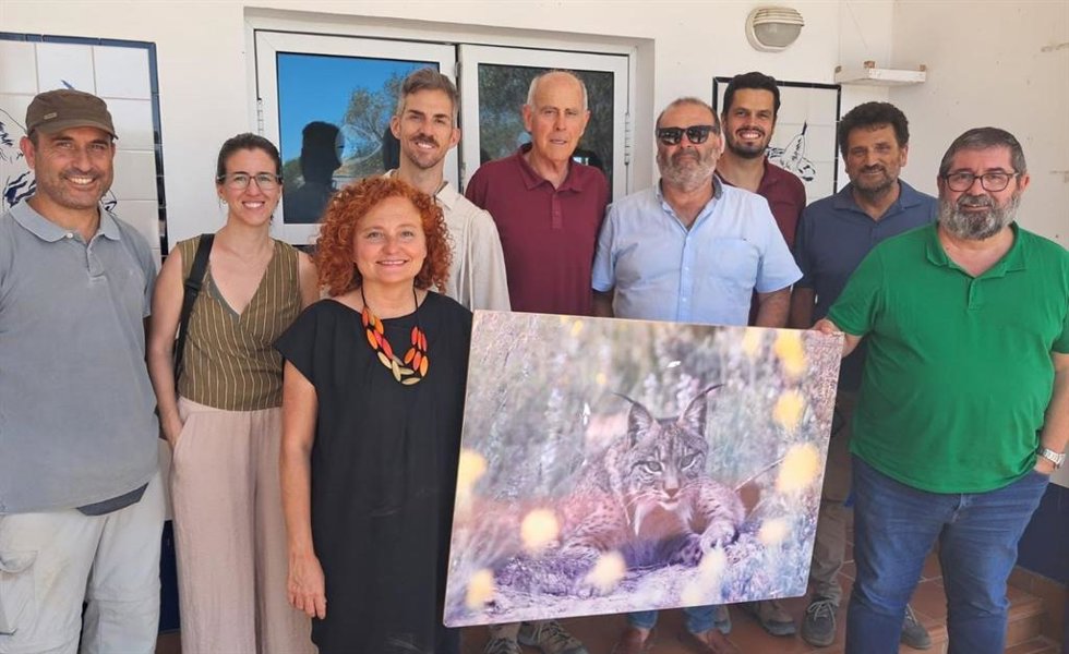 Visita de la comisionada del Ciclo del Agua y Restauración de Ecosistemas del Ministerio para la Transición Ecológica y el Reto Demográfico, Laura Martín Murillo, al centro de cría en cautividad del lince ibérico de El Acebuche (Huelva).