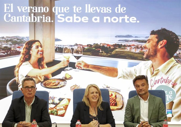 Presentación de la campaña 'El verano que te llevas de Cantabria sabe a norte'