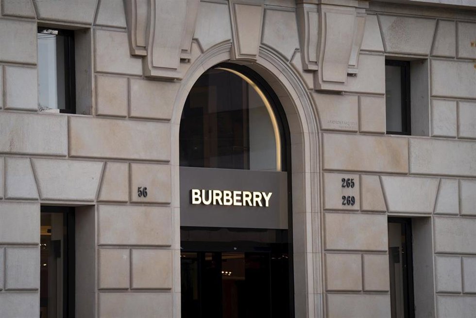 Archivo - Fachada del edificio donde se encuentra la tienda Burberry en el Paseo de Gracia en Barcelona, a 15 de enero de 2024, en Barcelona, Catalunya (España). 