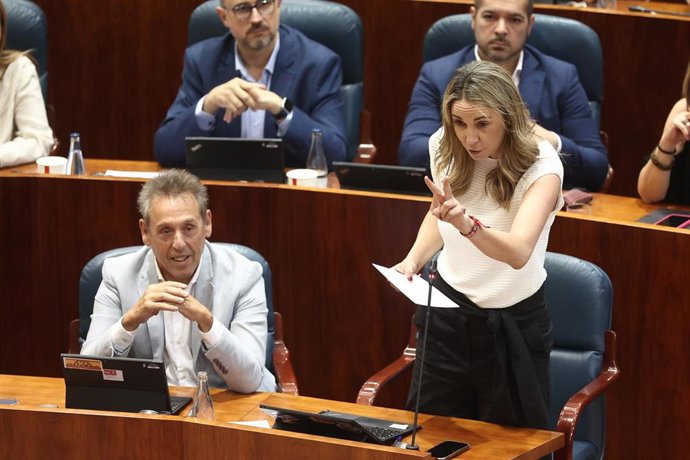 La portavoz del grupo socialista en la Asamblea, Mar Espinar, durante una sesión plenaria, en la Asamblea de Madrid