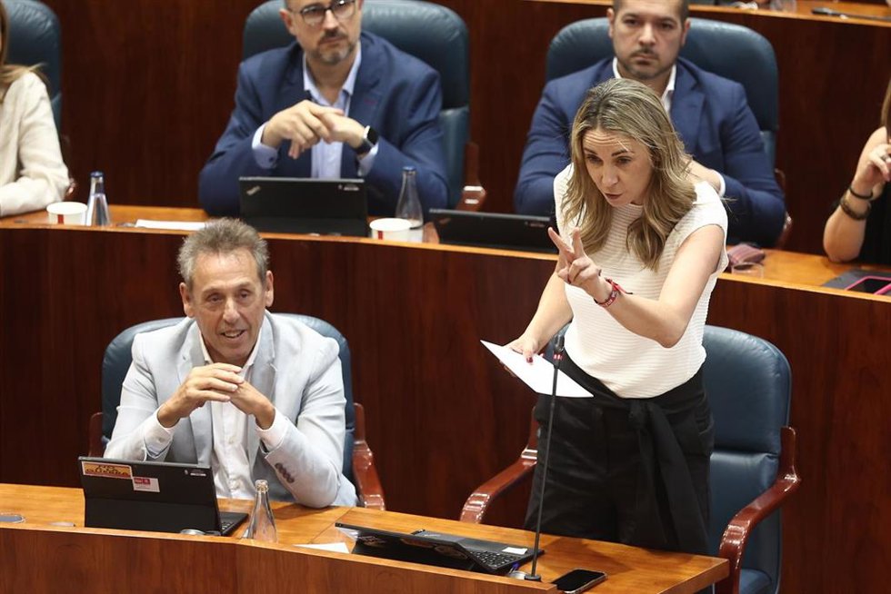 La portavoz del grupo socialista en la Asamblea, Mar Espinar, durante una sesión plenaria, en la Asamblea de Madrid