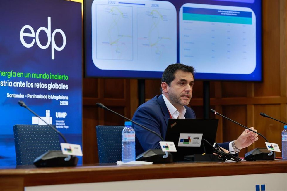 El CEO de EDP Redes España, Francisco Rodríguez, en la UIMP