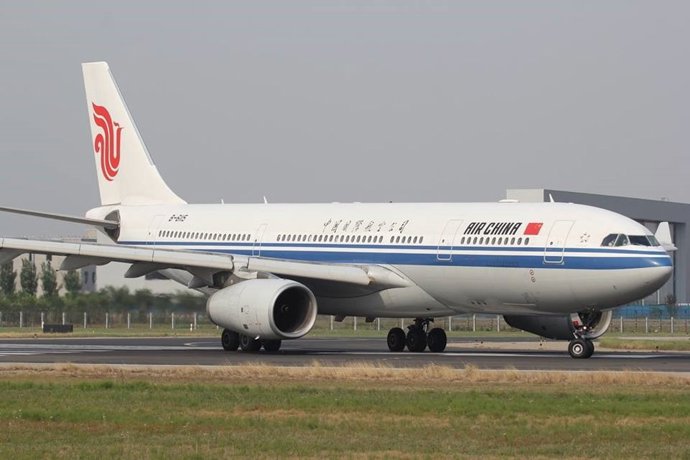 Archivo - Avión de Air China.