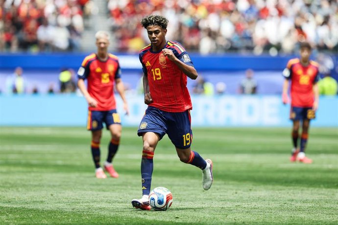 10 July 2026, US, Inglewood: Spain's Lamine Yamal in action during the 2026 FIFA World Cup quarterfinal soccer match between Spain and Belgium at Los Angeles Stadium. Photo: Bruno Fahy/Belga/dpa