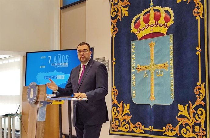 El presidente del Principado, Adrián Barbón, en rueda de prensa.