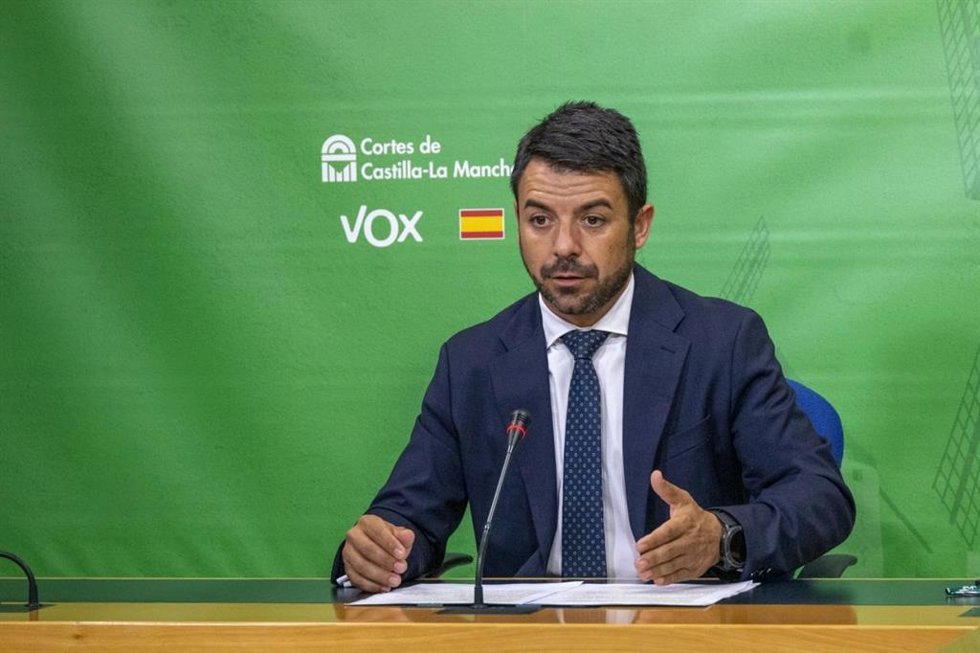 El portavoz del Grupo Parlamentario VOX en las Cortes de Castilla-La Mancha, Iván Sánchez.