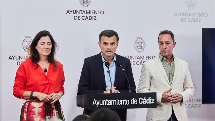 El alcalde de Cádiz, Bruno García, en rueda de prensa tras la Junta de Gobierno Local.