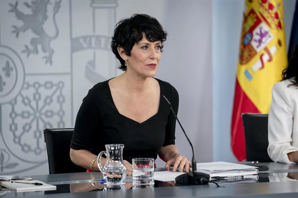 La ministra de Inclusión, Seguridad Social y Migraciones y portavoz del Gobierno, Elma Saiz, durante la rueda de prensa tras el Consejo de Ministros, a 14 de julio de 2026, en Madrid (España).
