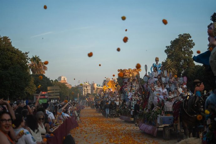 Archivo - Arxiu - Batalla de Flores, en el Passeig de l'Albereda, a 27 de juliol del 2025