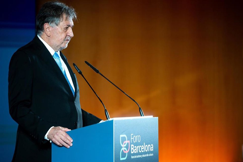 Archivo - El presidente de Grupo Hotusa, Amancio López, durante el I Foro Barcelona, en el World Trade Center, a 17 de noviembre de 2025, en Barcelona, Catalunya (España). El evento, que está organizado por el Grupo Hotusa con el apoyo de Turismo de Barce