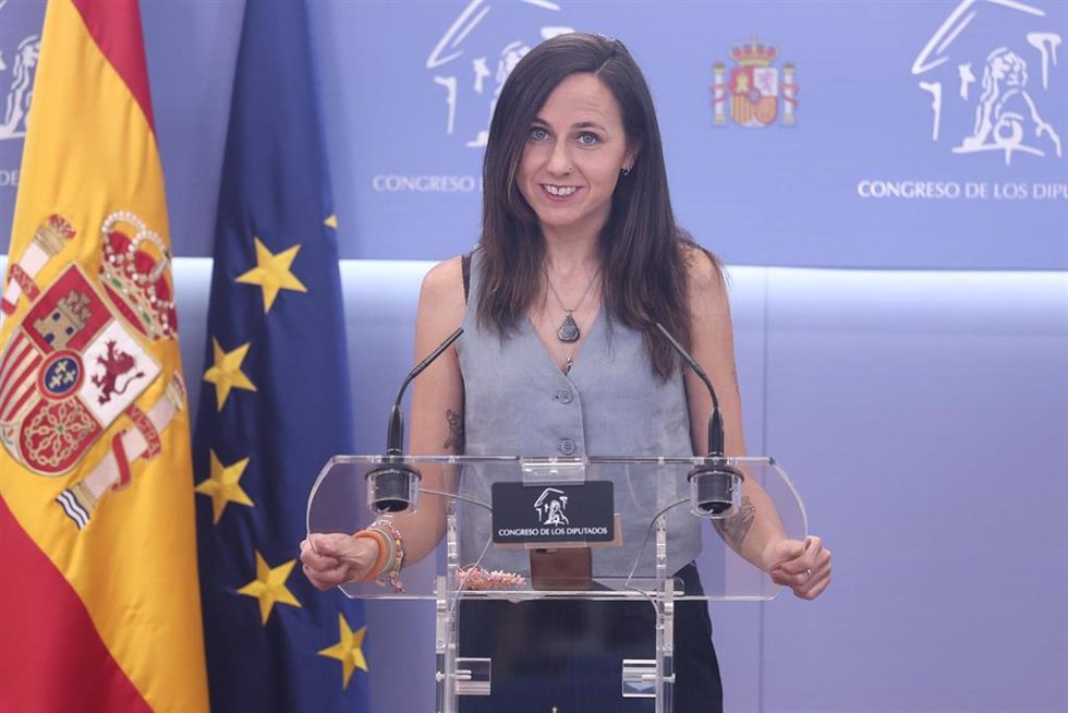 La portavoz de Podemos en el Congreso de los Diputados, Ione Belarra, durante una rueda de prensa en el Congreso de los Diputados, a 14 de julio de 2026, en Madrid (España).