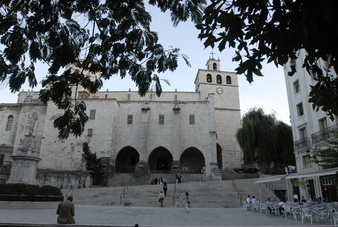 Archivo - Vistas del exterior de la Catedral de Santander. 
