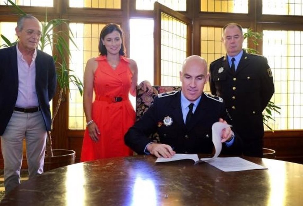 Imagen de archivo de la toma de posesión de Víctor Sánchez como jefe de la Policía Local