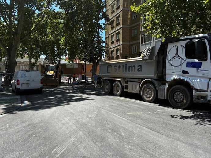 El reventón de la tubería en el entorno de Ramón y Cajal y el Clínico de Valladolid "quedará reparado esta tarde"