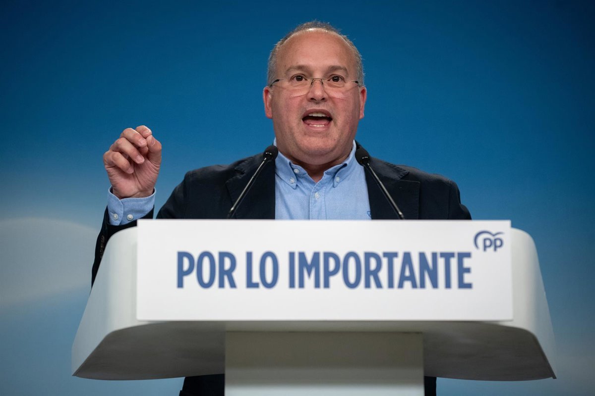 El PP renueva 11 candidaturas de las 20 capitales que gobierna, incluida la de Ourense, y mantiene 30 alcaldes