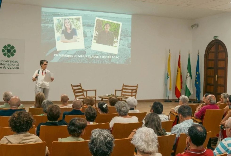 Proyección del documental 'Las últimas huellas del neandertal' en el homenaje de la obra realizada por Maria Clauss y Óscar Toro