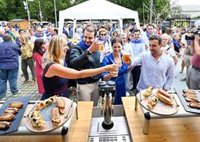 Inaugurada la Feria de Día de Santander con 30 casetas y cinco food trucks en cuatro zonas