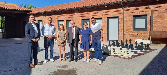 Diputación de León ha mantenido una reunión de trabajo en Sahagún con representantes de la FESC y de la Asociación Cluny Ibérica.