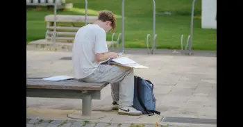 Els graus universitaris amb notes de tall més altes baixen fins a 0,373 punts en la segona adjudicació