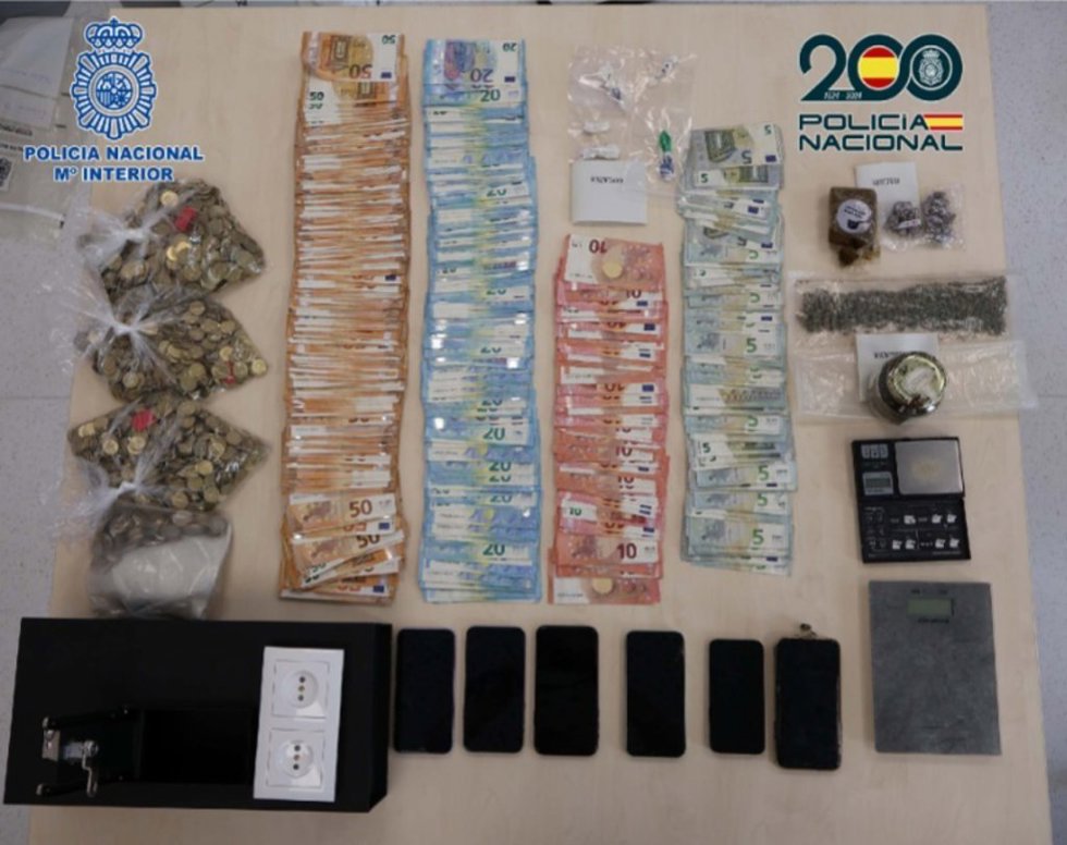 Redada antidroga en el Banco do Pobre, en Santiago