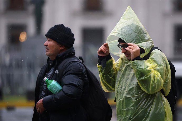 Santiago, 17 de julio de 2026. Fuertes lluvias en la Region Metropolitana. Jonnathan Oyarzun/Aton Chile
