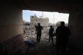 Foto: O.Próximo.- Un ataque aéreo israelí deja al menos siete muertos y 22 heridos durante un funeral en el centro de Gaza