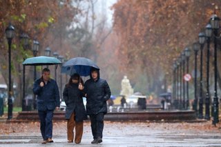 Santiago, 17 de julio de 2026. Fuertes lluvias en la Region Metropolitana. Jonnathan Oyarzun/Aton Chile
