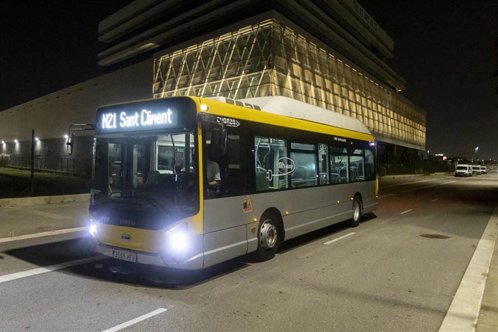Nueva línea de bus nocturno N21 del AMB.