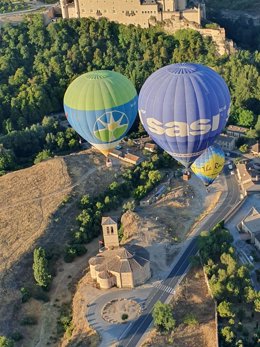 Globos sobre la iglesia de la Veracruz, uno de los puntos virtuales de la competición