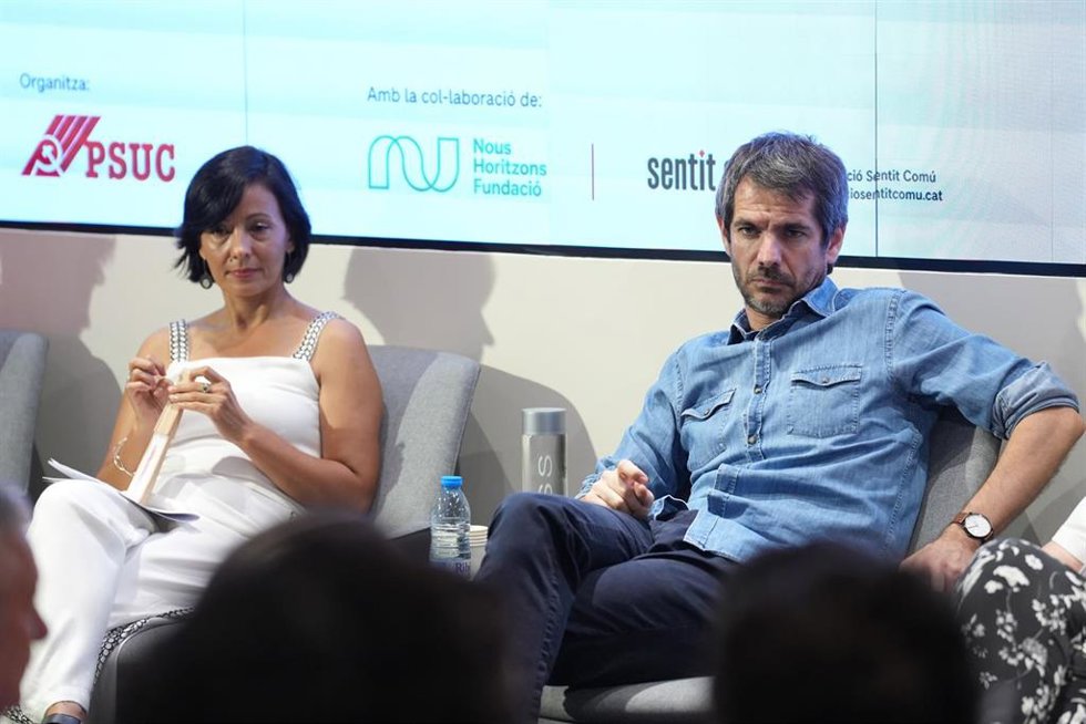 (2i-d) La secretaria general de CCOO de Catalunya, Belén López, y el ministro de Cultura, Ernest Urtasun, durante la celebración del acto político y cultural en conmemoración del 90º aniversario de la fundación del Partit Socialista Unificat de Catalunya 