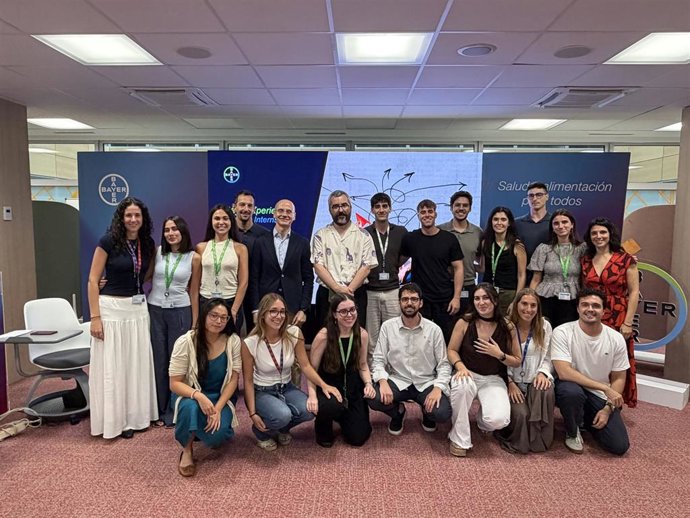 El secretario de Estado de Sanidad visita la sede de Bayer para reforzar la colaboración sanitaria.