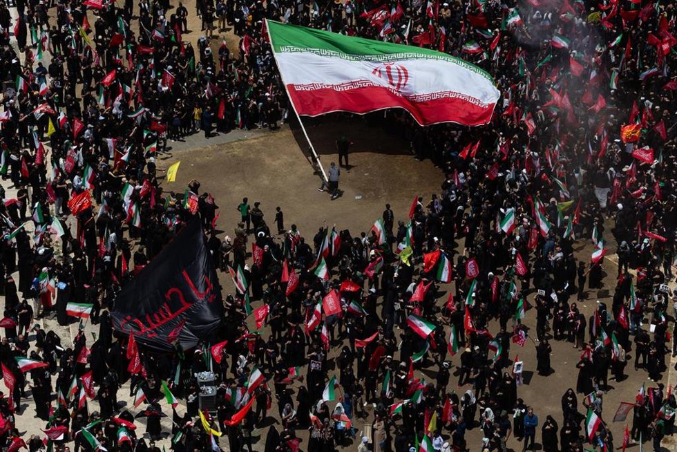 Cortejo fúnebre del difunto líder supremo iraní, el ayatolá Alí Jamenei.