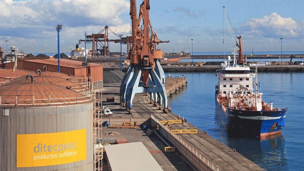Planta de Ditecpesa en el Puerto de Gijón.